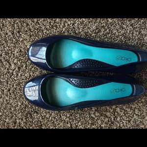 Oka B Navy Flats